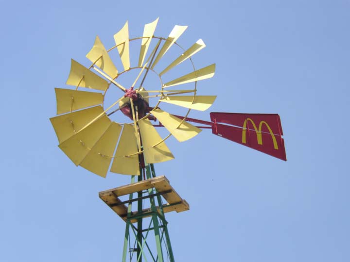 20030411-1095-McDonalds-Windmill (43K)
