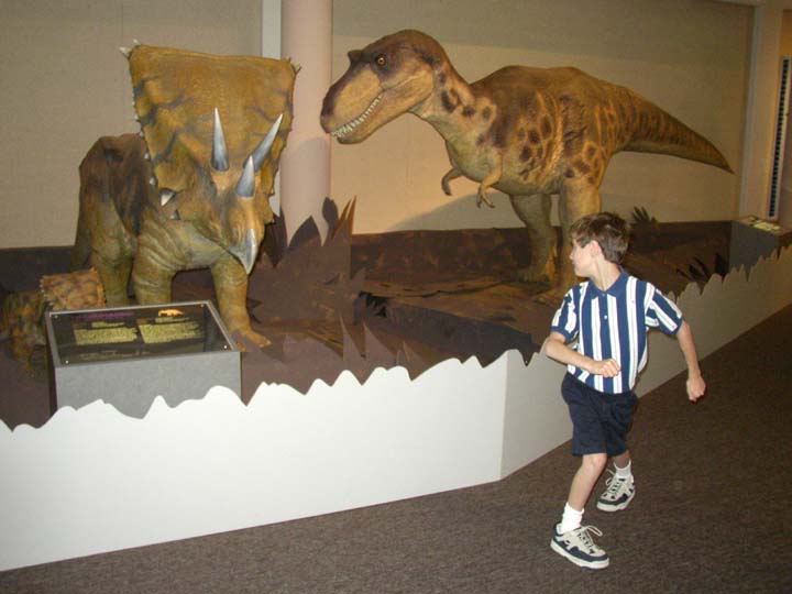 20030628-2235-Bozeman-Tricerotops-T-Rex (58K)