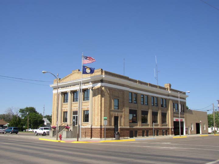 20030630-2394-Glendive-City-Hall (55K)