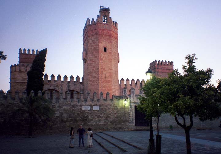 20000615-4-10A-Rota-Palacio-Courtyard (53K)