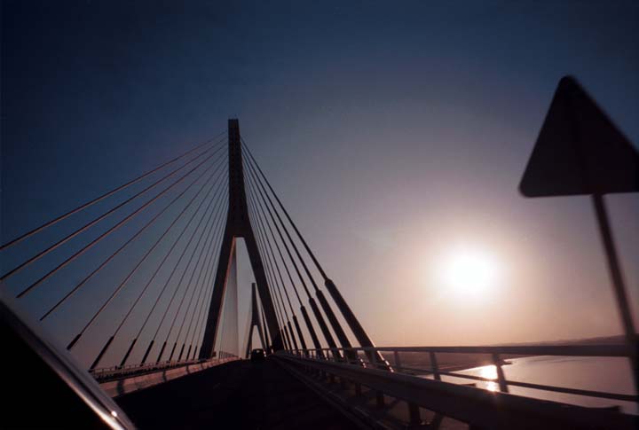 20000616-2-19-To-Portugal-Bridge (36K)