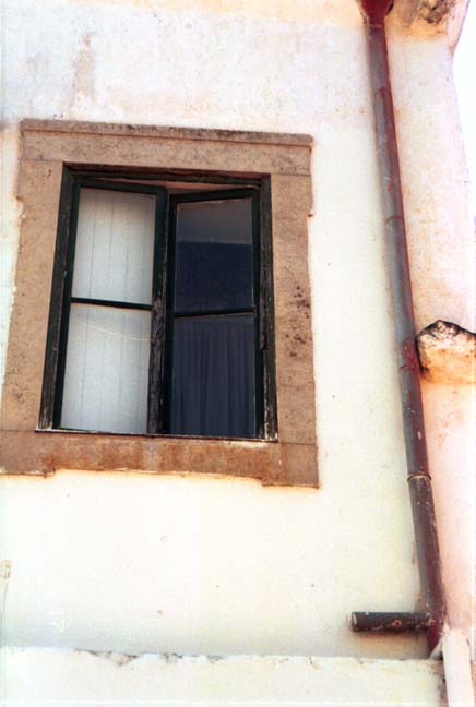 20000617-3-24A-Loule-Window-Downspout (41K)