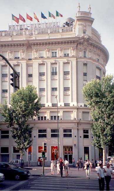 20000621-1-03-Madrid-Hotel-Nacional (66K)