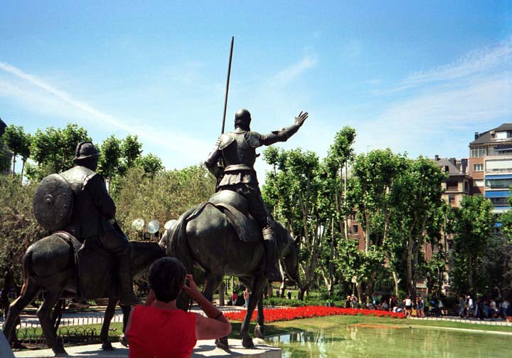 20000621-2-01A-Madrid-Cervantes-Don-Quixote (86K)