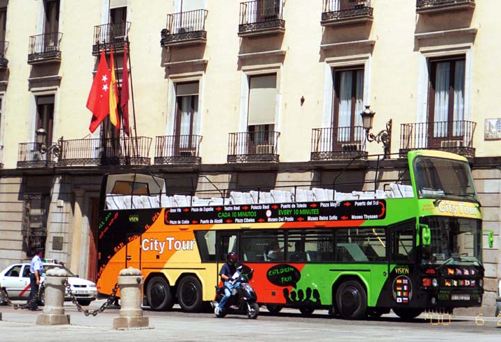 20000621-3-05A-Madrid-City-Tour-Bus (95K)