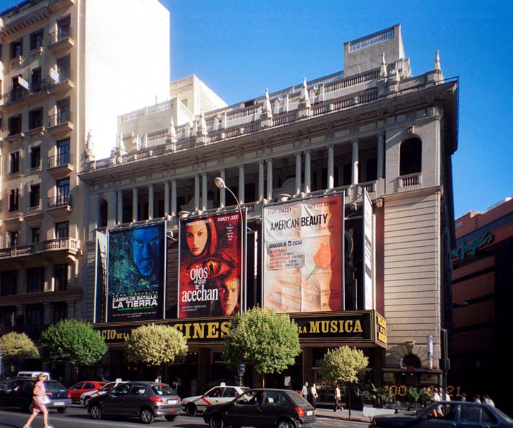 20000621-4-14A-Madrid-Cines (101K)