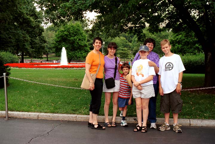 20000710-2-25-DC-White-House-Group-Portrait (91K)