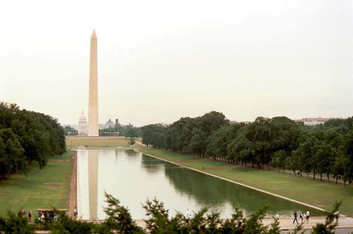 20000711-2-21A-DC-Pool-W-Monument (45K)